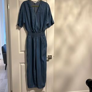 Woman’s size 10 light weight denim jumper